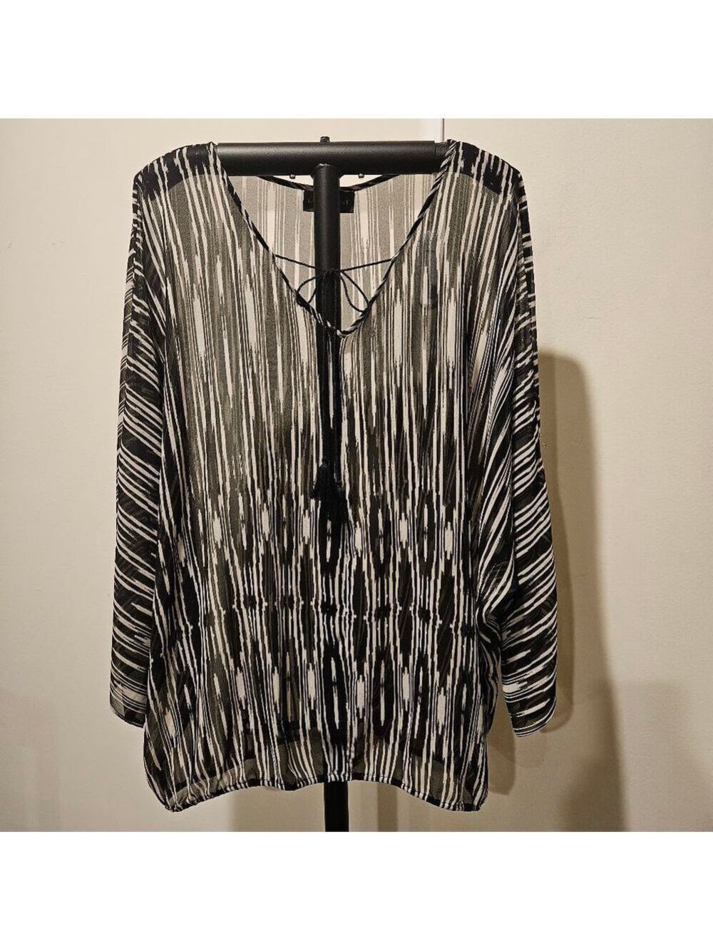 Women's Lane Bryant Semi Sheer Blouse, Size 18/20, Black & White Abstract